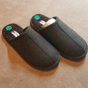NWT MINNETONKA MEN'S GRAY PLAID SLIPPERS
